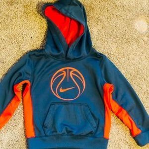 Nike therma-fit sweater